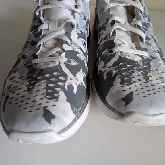 Nike Men's Camouflage Athletic Shoes - Gray and White - Picture 2 of 7